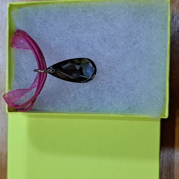 After Dark Crystal Marquise Necklace - Picture 4 of 6